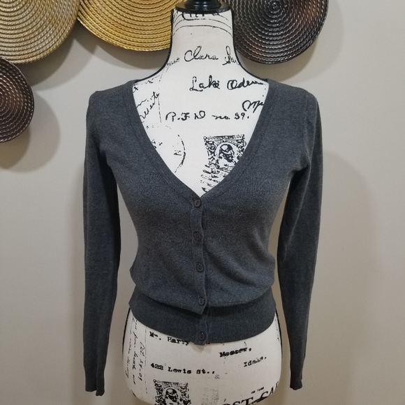 Rue 21 Gray V Neck Cardigan With Button Closure At The Bottom SIZE S. - Picture 3 of 16